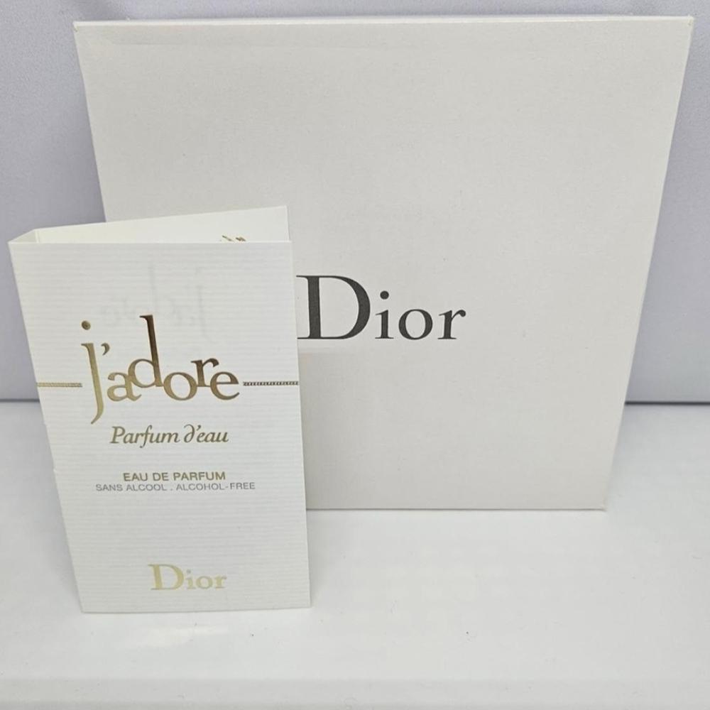 🖤Dior Red Round Clutch - Picture 3 of 3